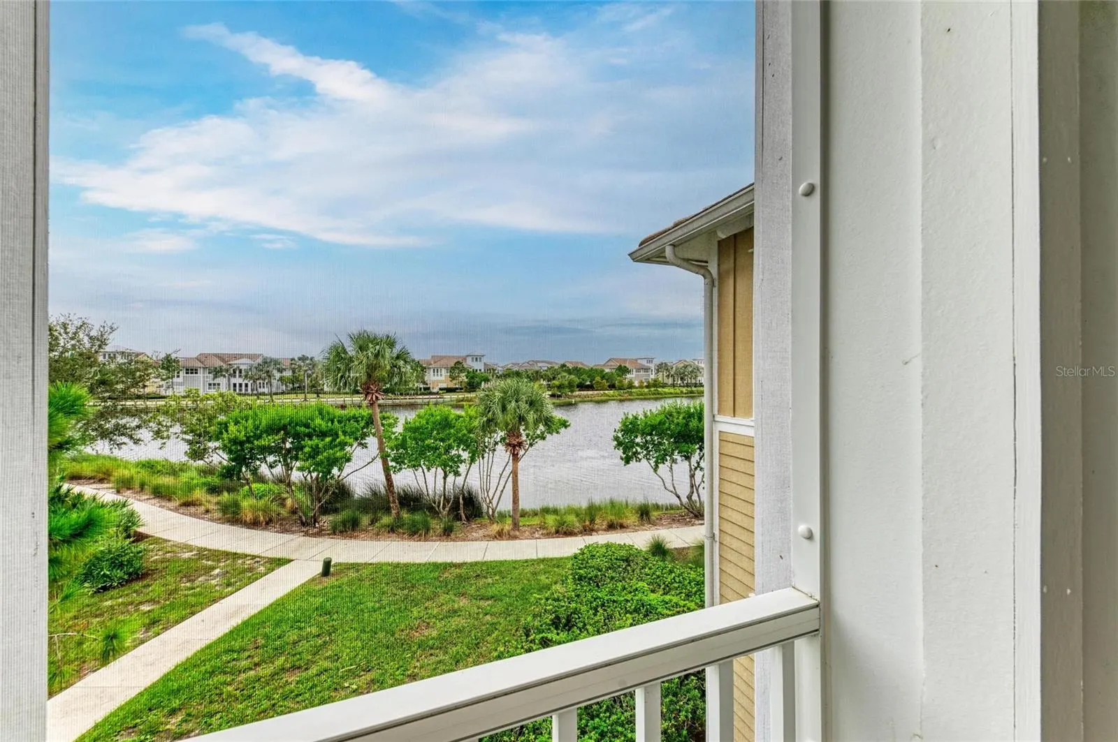 258 SAPPHIRE LAKE DR #202, #202