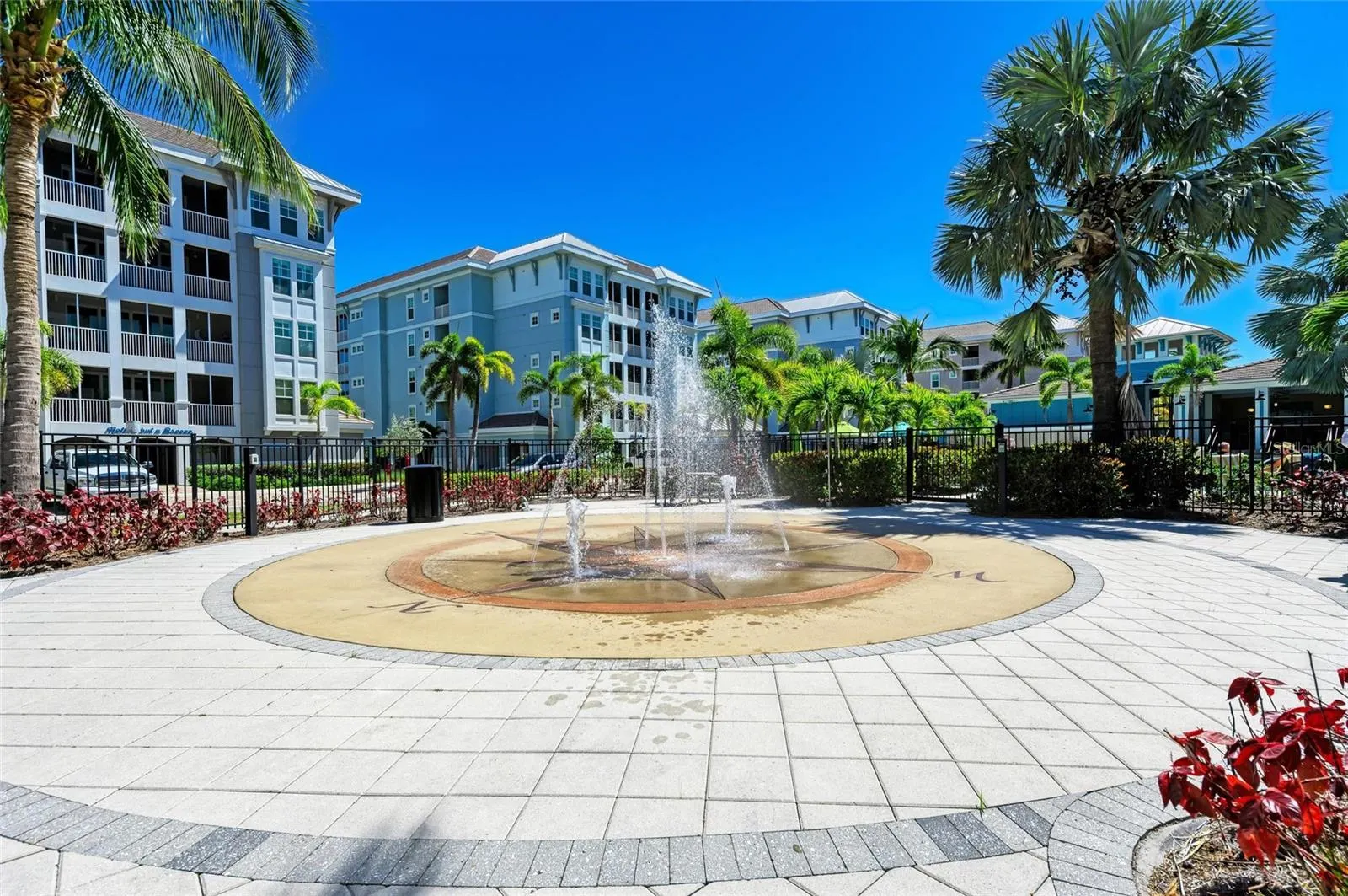 258 SAPPHIRE LAKE DR #202, #202