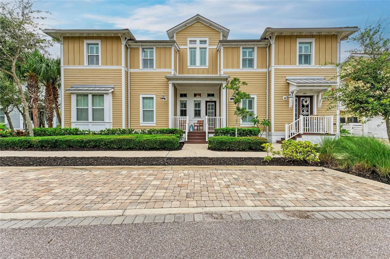 258 SAPPHIRE LAKE DR #202, #202