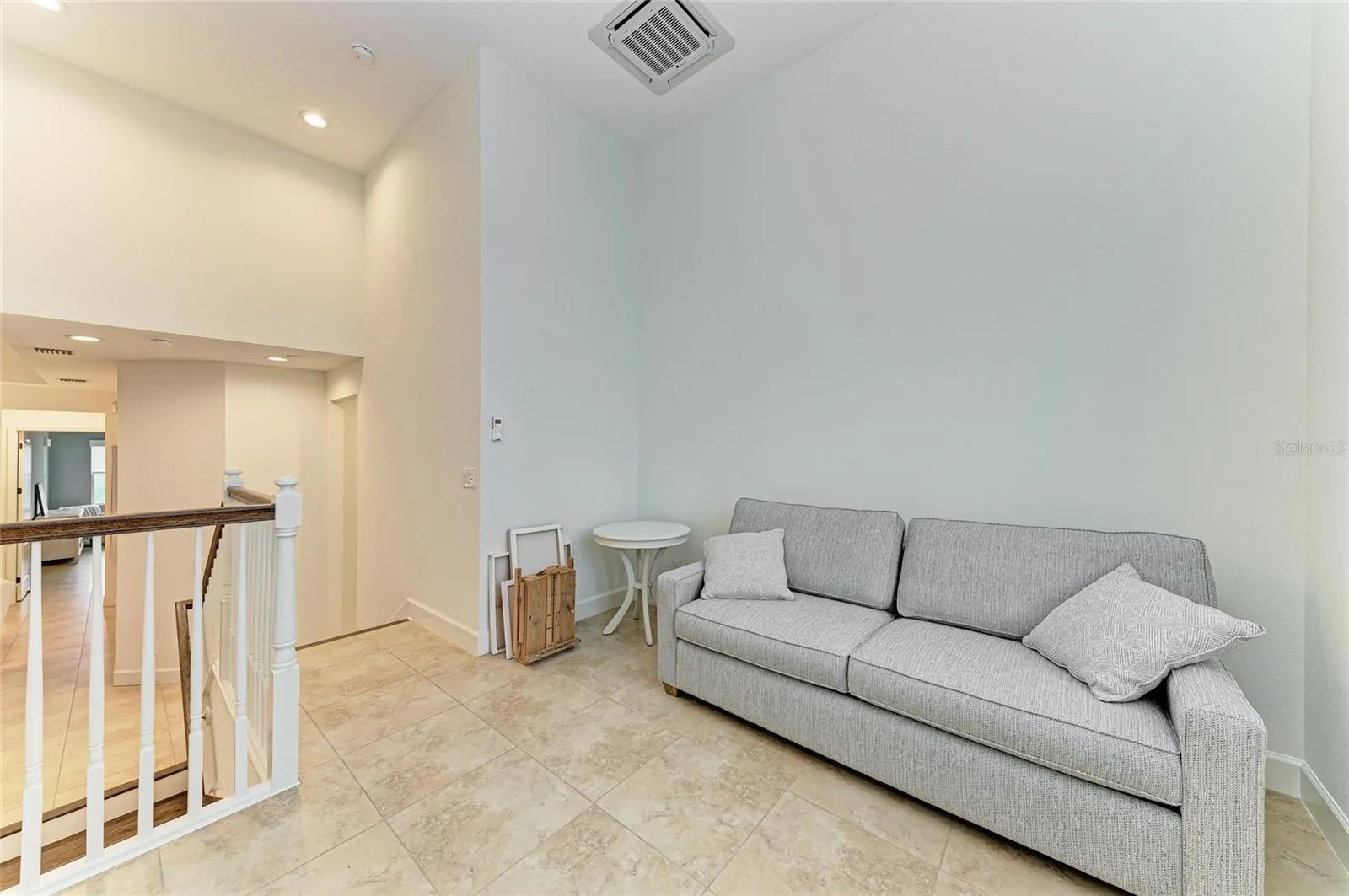 258 SAPPHIRE LAKE DR #202, #202