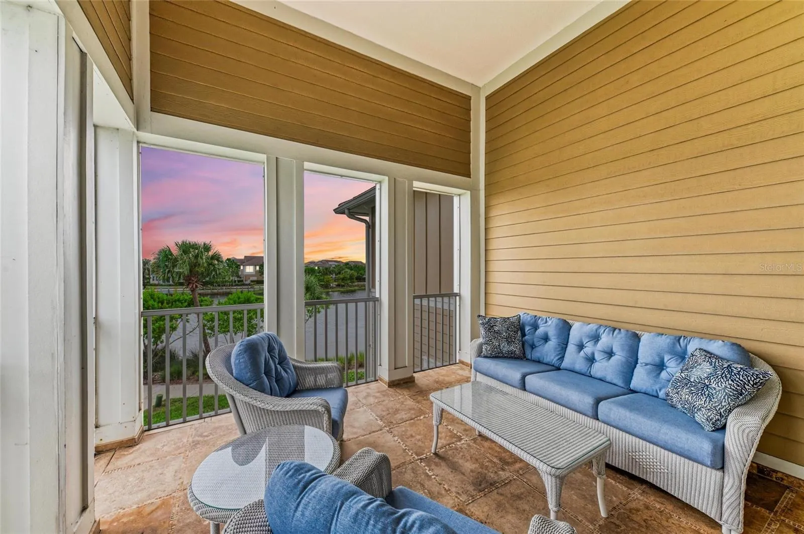 258 SAPPHIRE LAKE DR #202, #202
