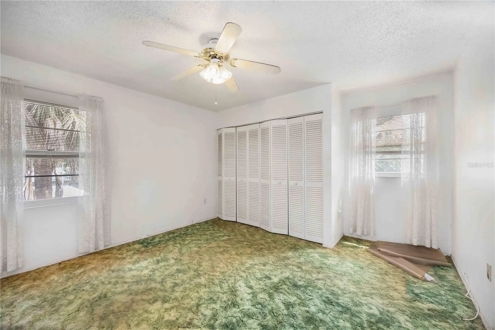 2822 PALMADELIA AVE