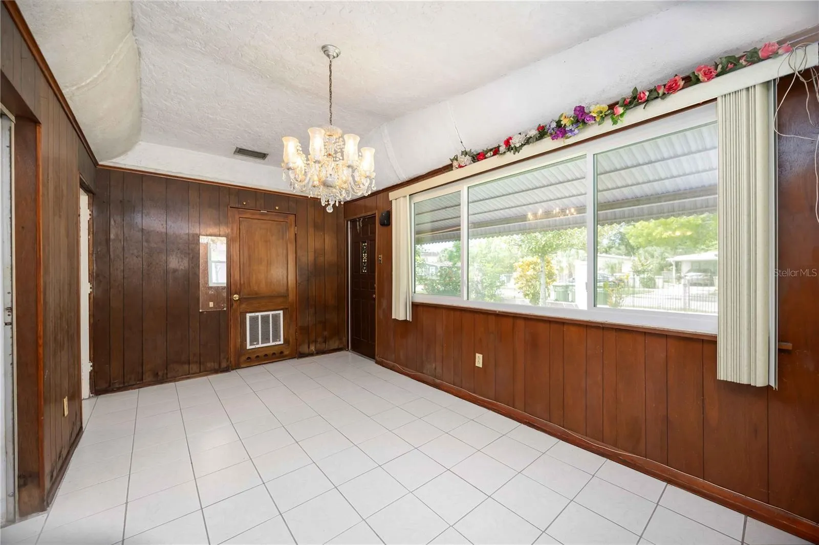 2822 PALMADELIA AVE