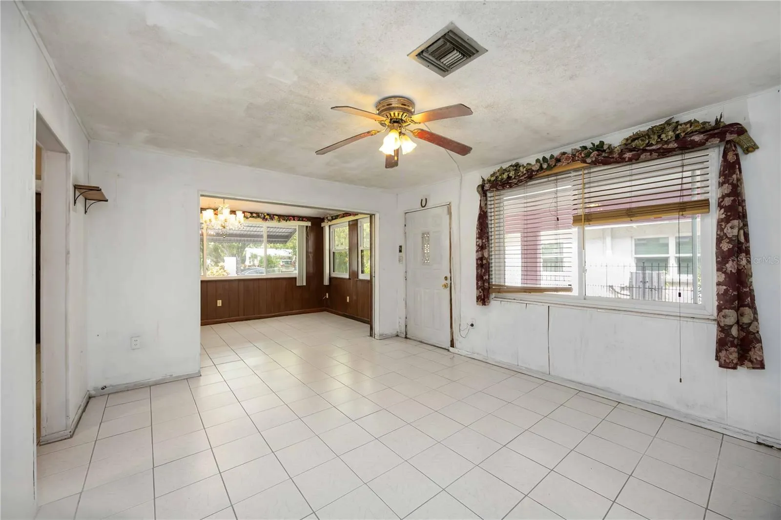 2822 PALMADELIA AVE