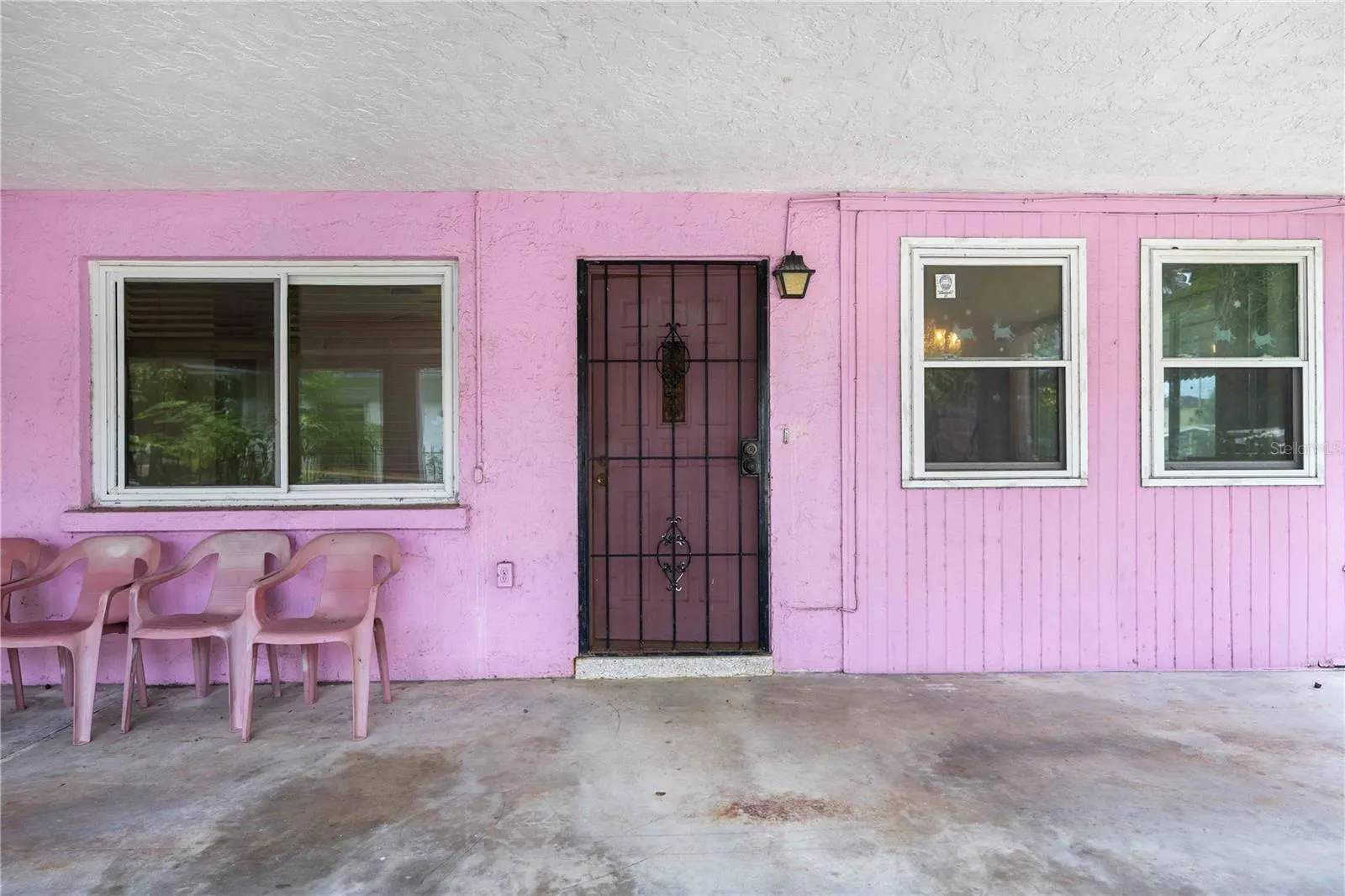 2822 PALMADELIA AVE