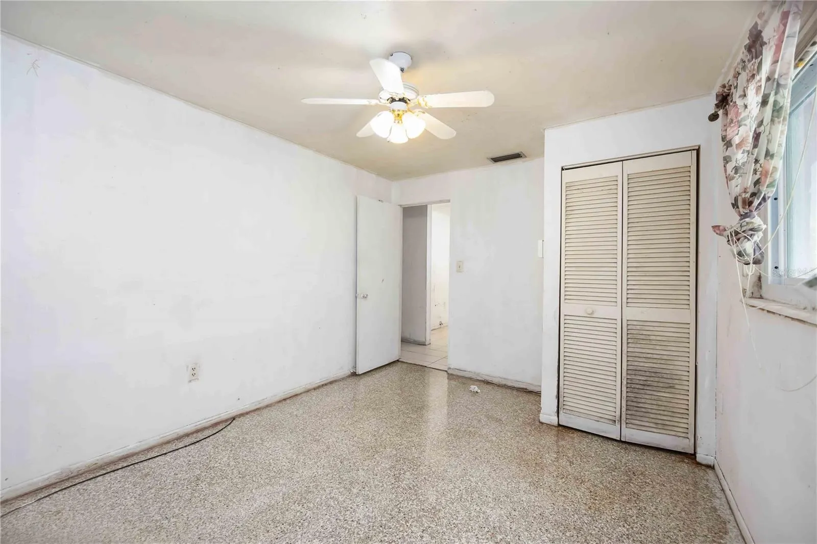 2822 PALMADELIA AVE