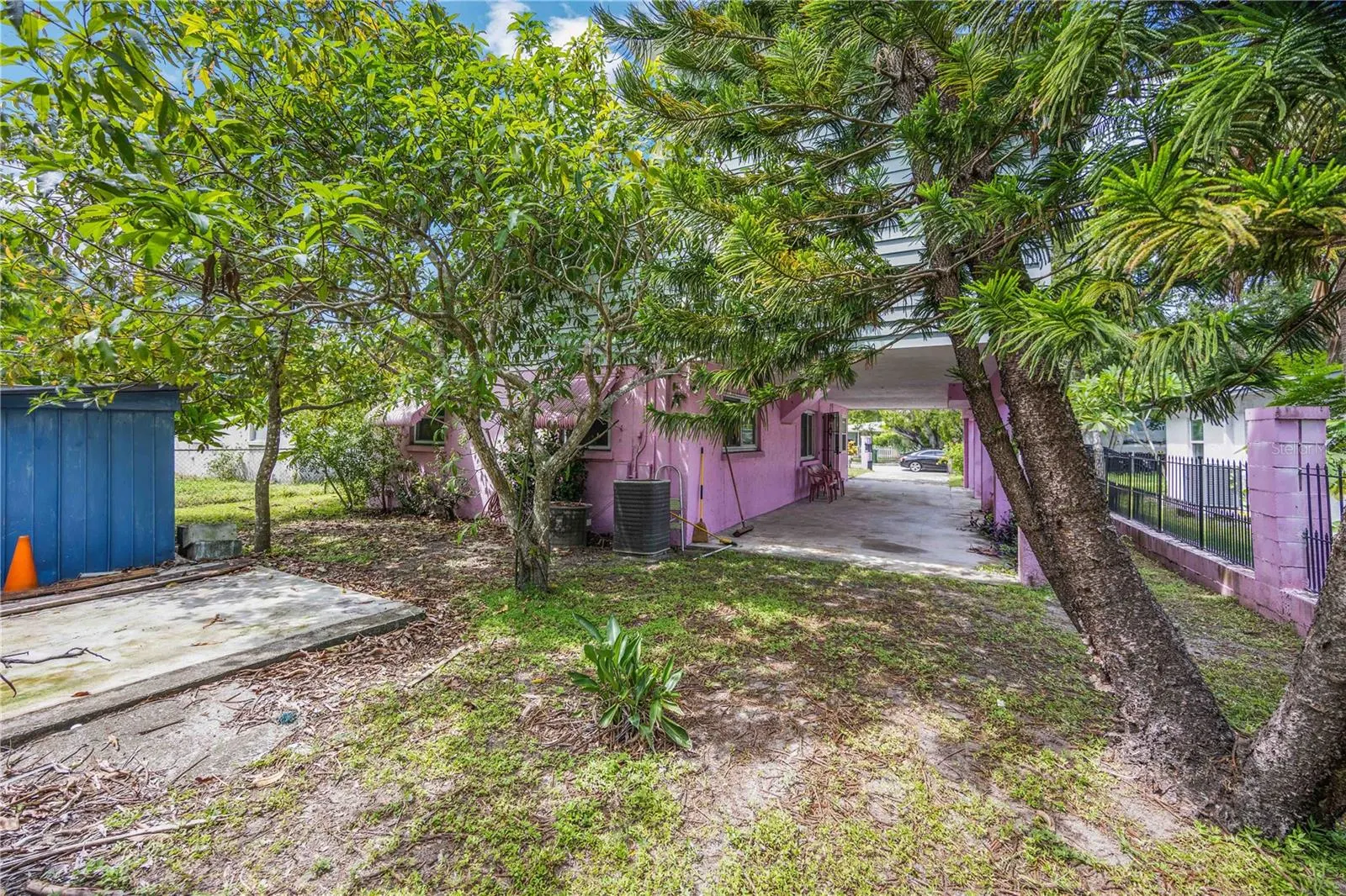2822 PALMADELIA AVE