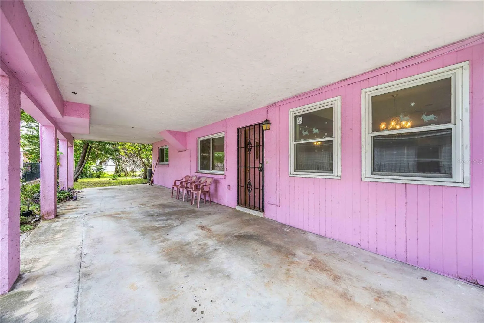 2822 PALMADELIA AVE