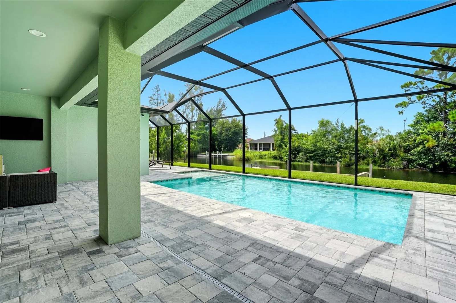 1418 SW 1ST PL