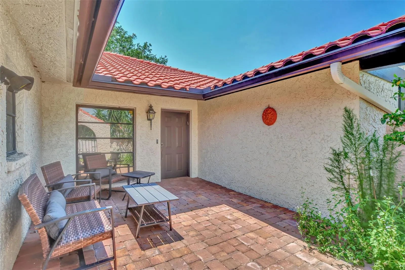 5651 GOLF POINTE DR