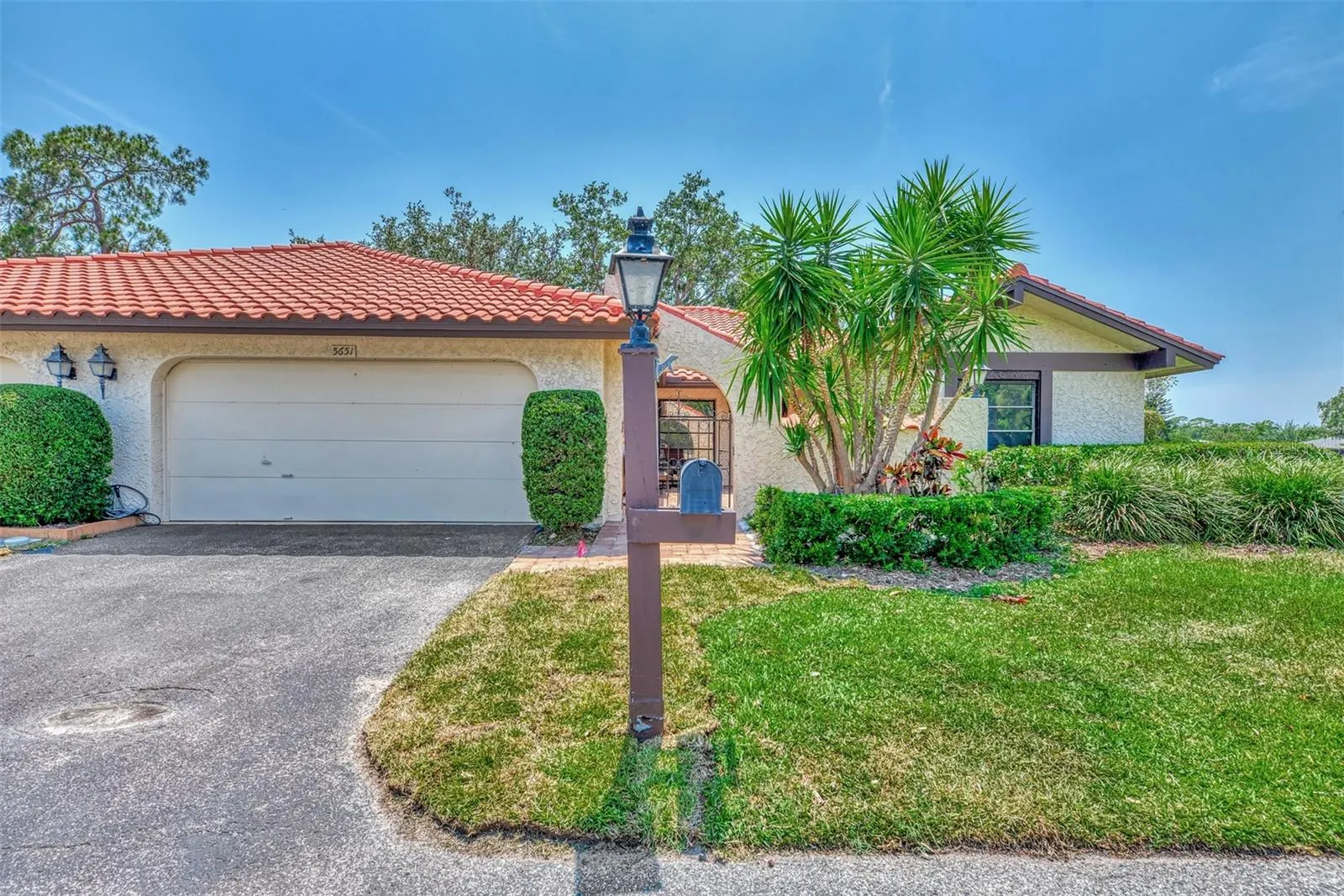5651 GOLF POINTE DR