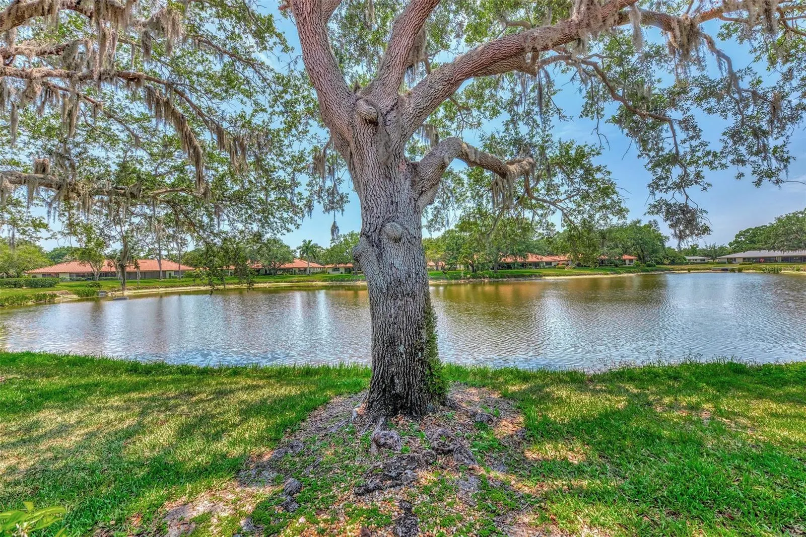 5651 GOLF POINTE DR
