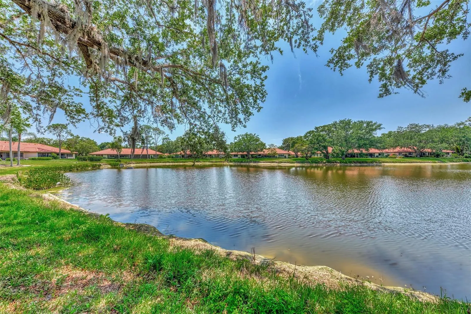 5651 GOLF POINTE DR