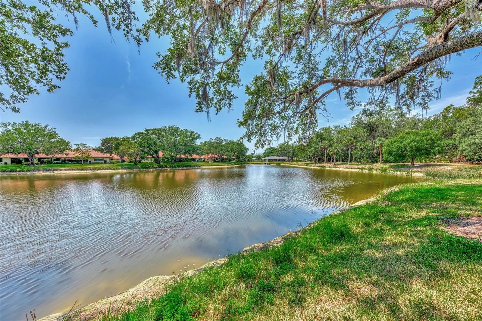 5651 GOLF POINTE DR
