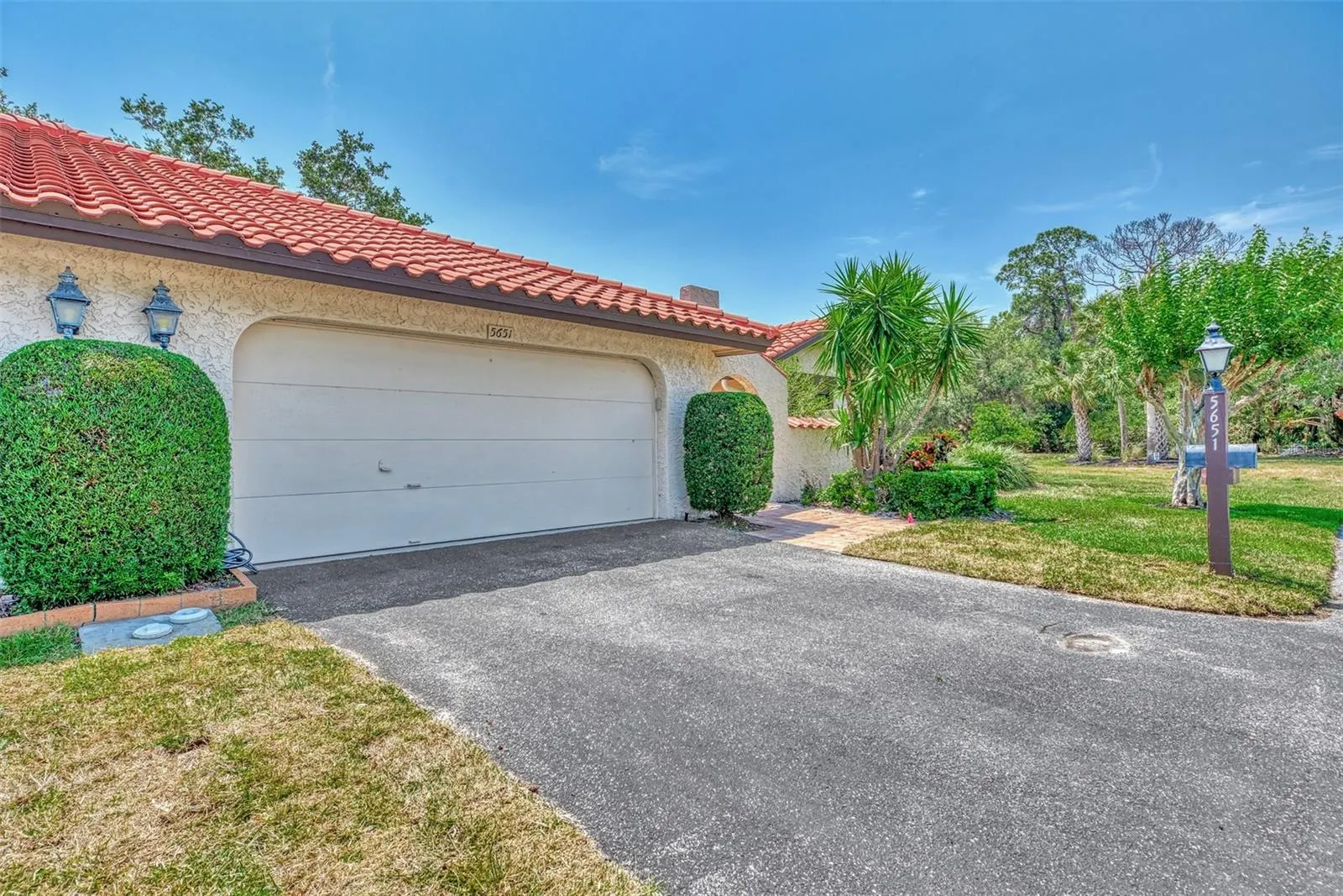 5651 GOLF POINTE DR
