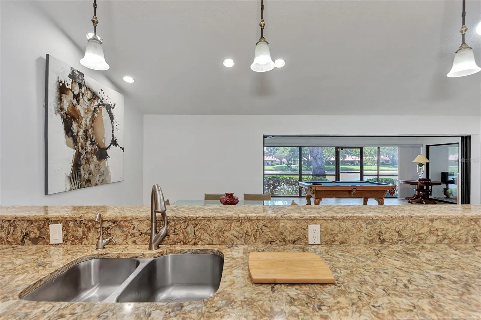 5651 GOLF POINTE DR
