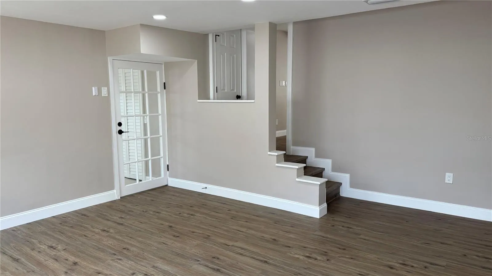 3620 E TAMPA CIR