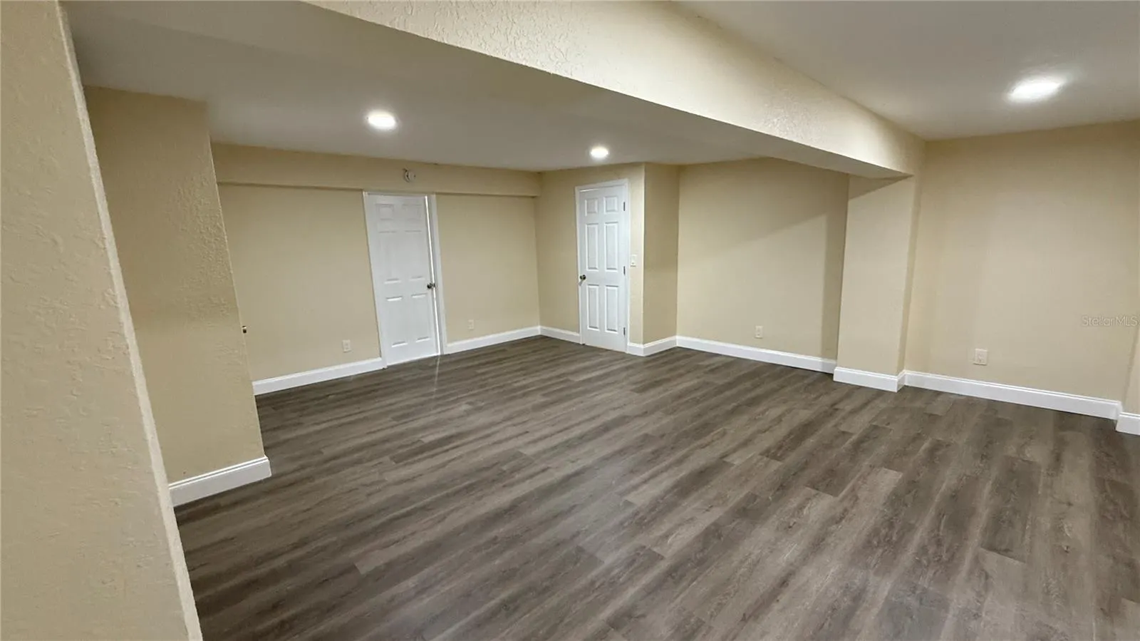 3620 E TAMPA CIR