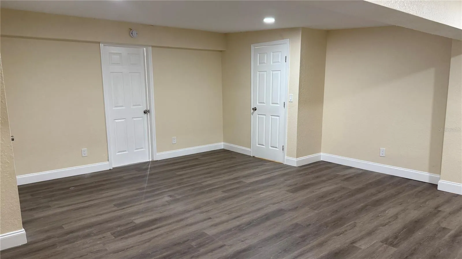 3620 E TAMPA CIR
