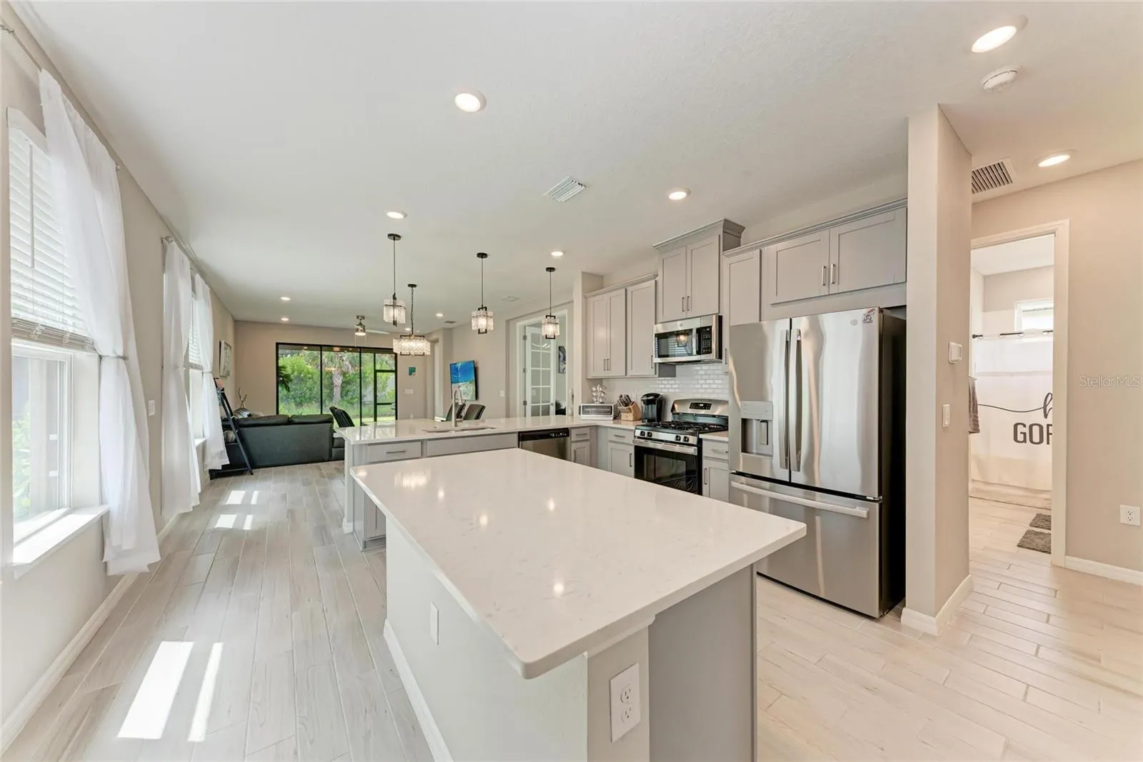 15113 SHADY PALMS LN