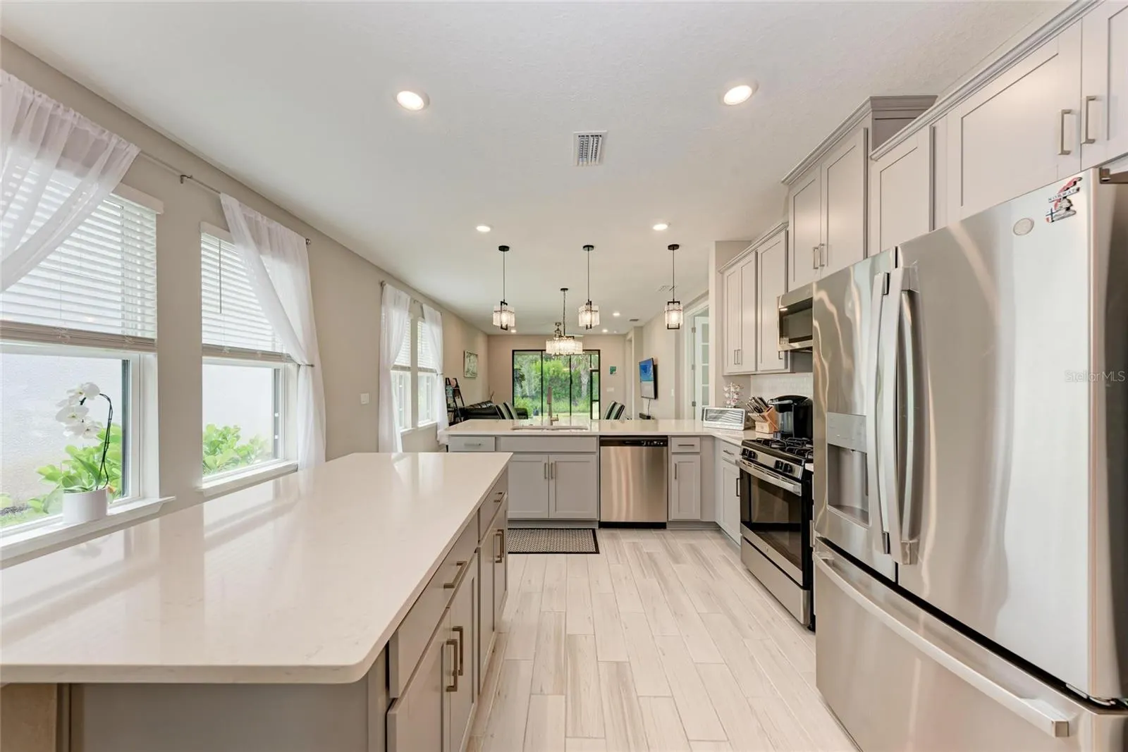 15113 SHADY PALMS LN