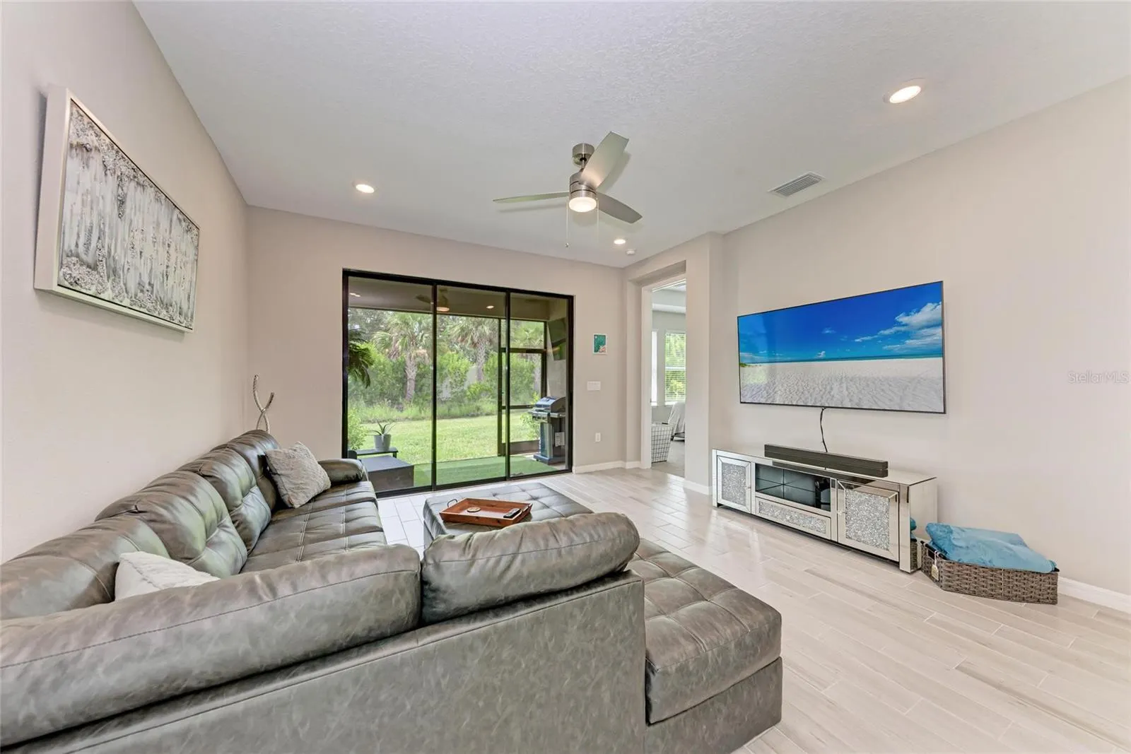 15113 SHADY PALMS LN