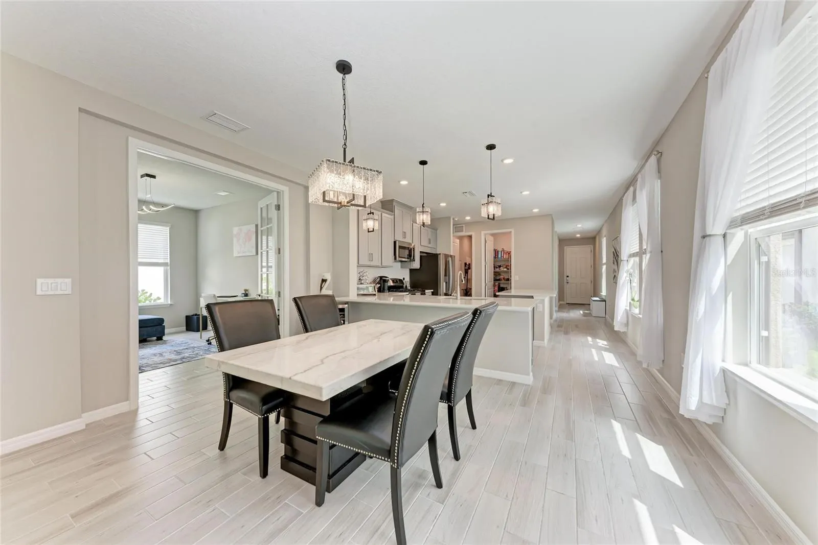 15113 SHADY PALMS LN