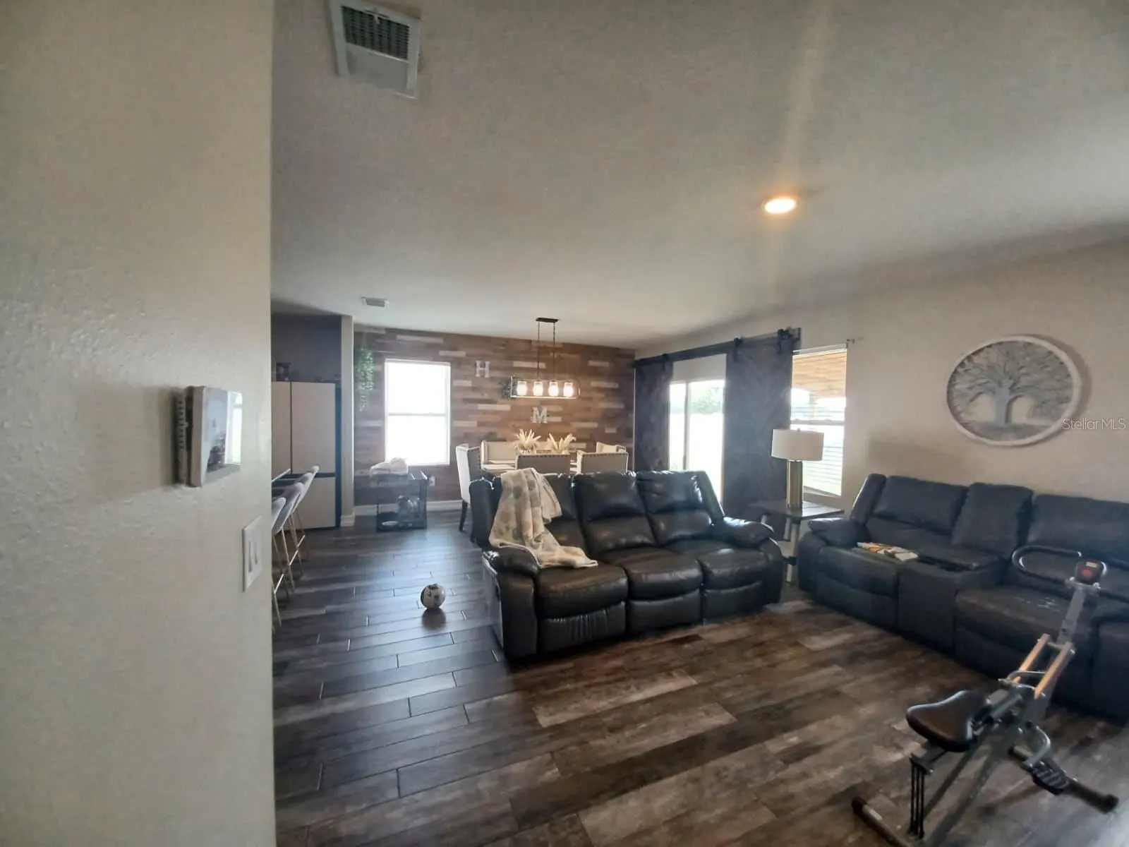 619 ASTOR DR