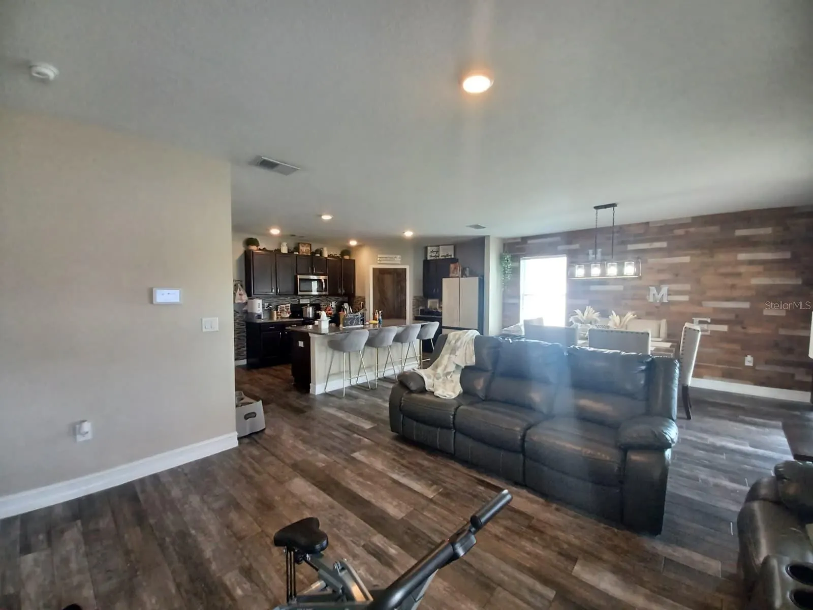 619 ASTOR DR