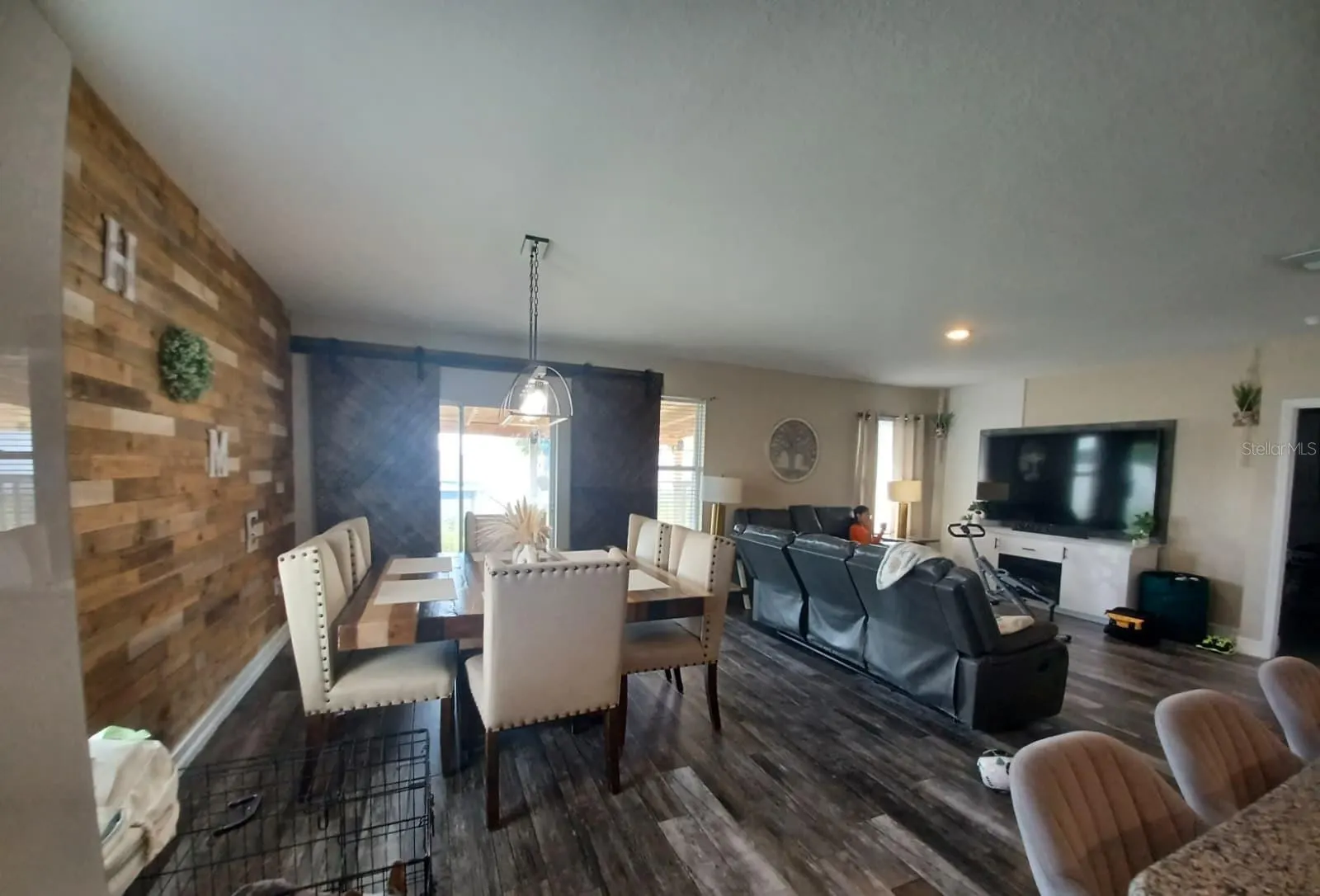 619 ASTOR DR
