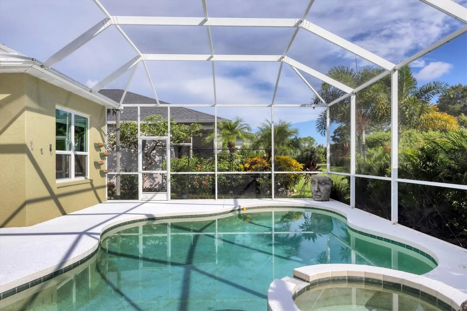 331 LONDONDERRY DR