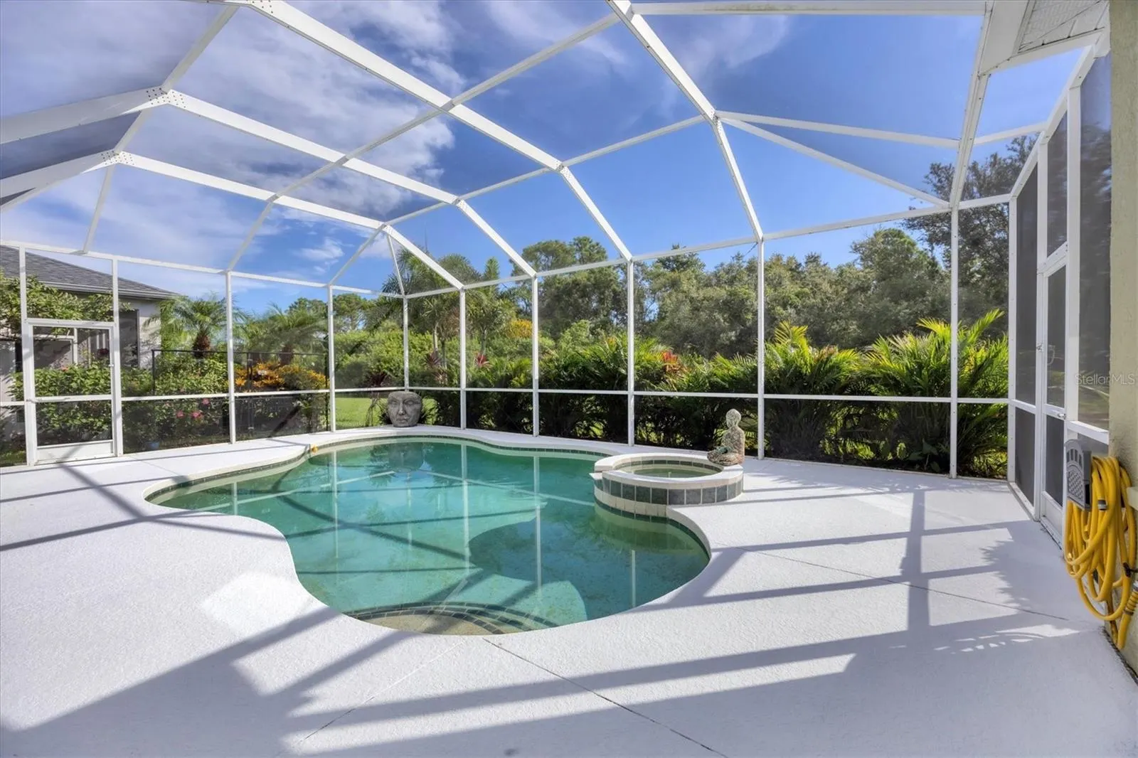 331 LONDONDERRY DR