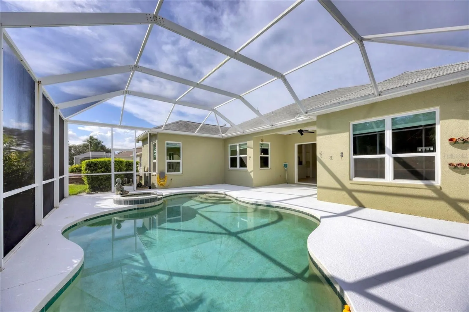 331 LONDONDERRY DR
