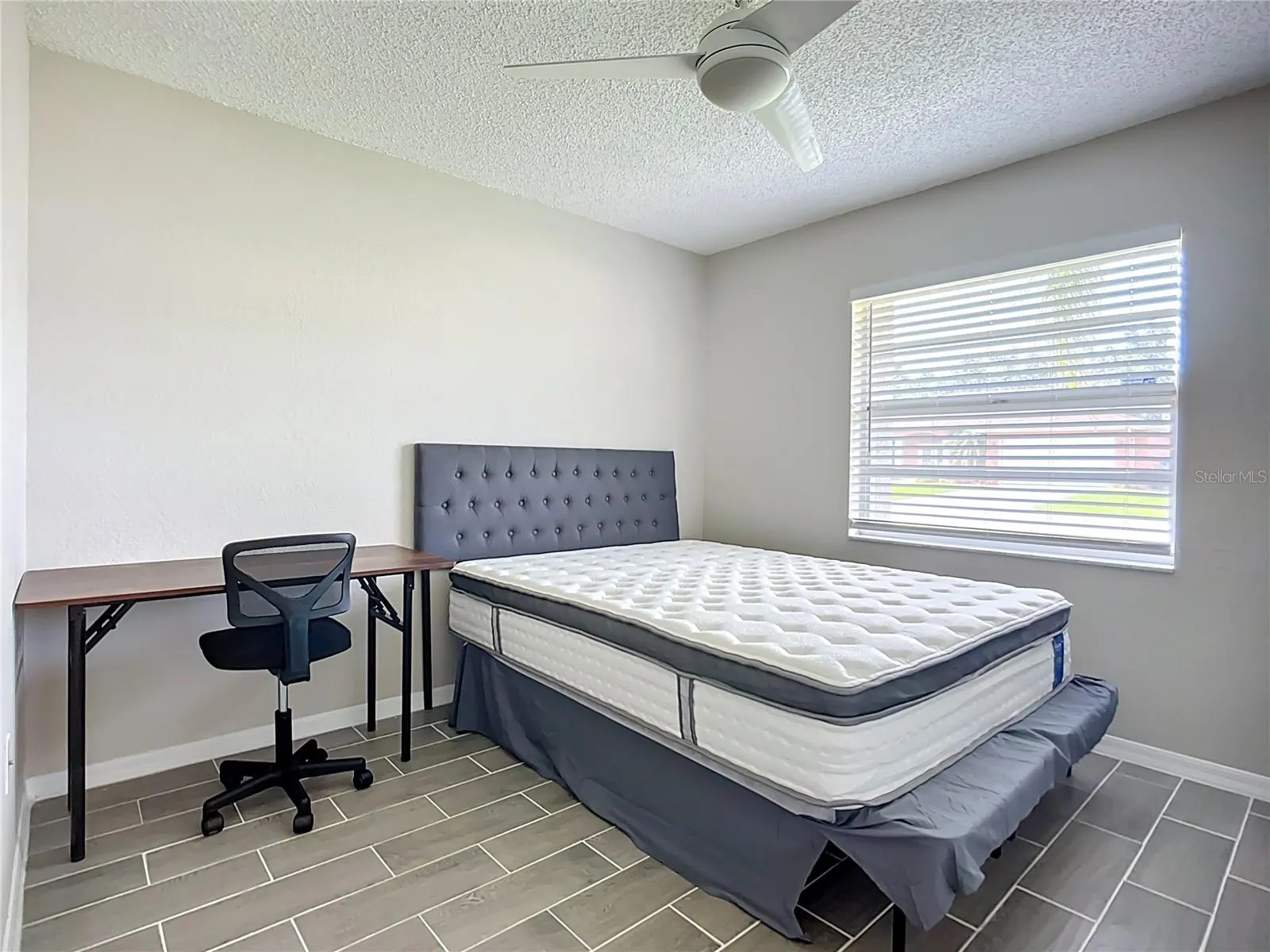 25075 PALISADE RD
