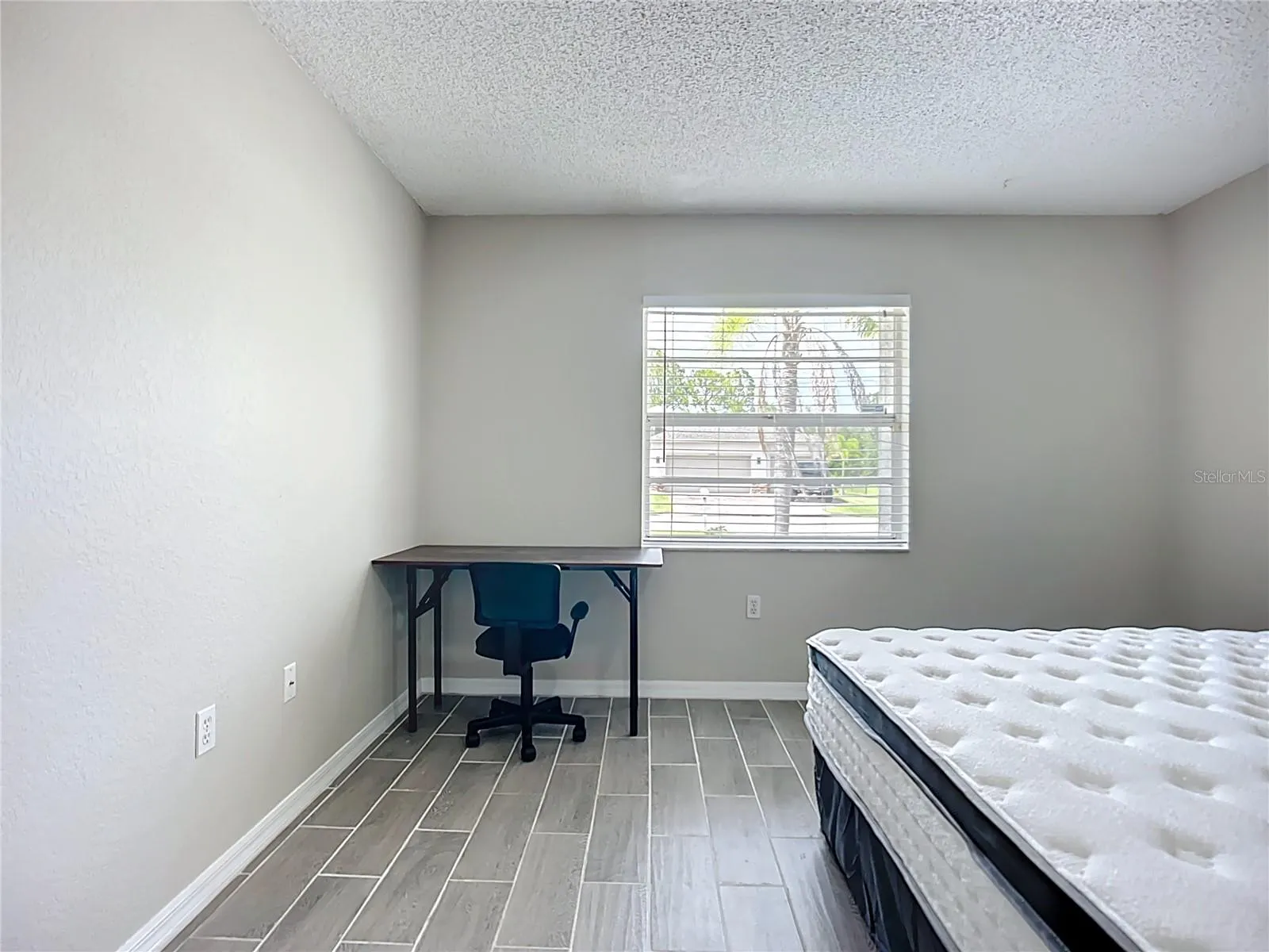 25075 PALISADE RD