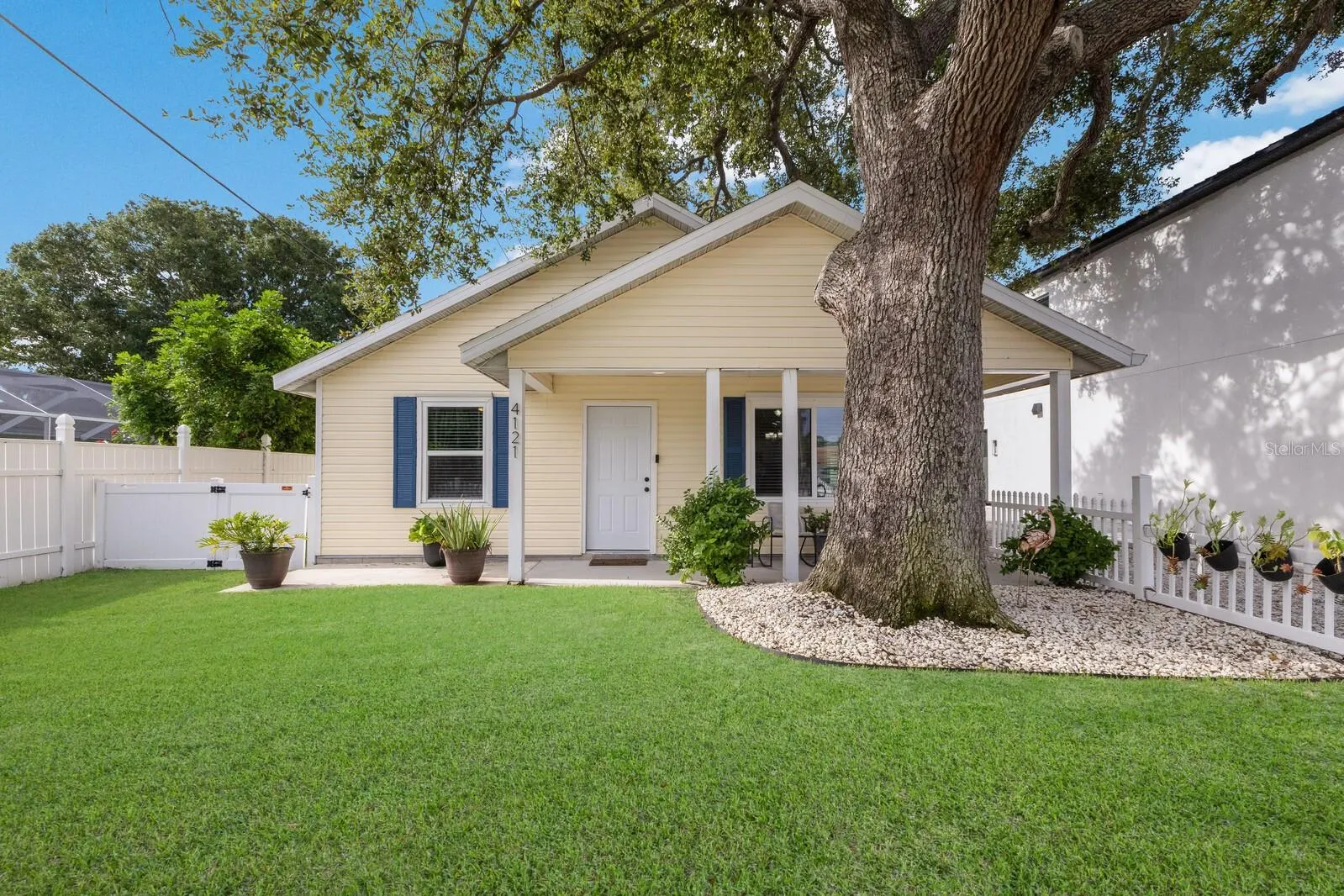 4121 9TH AVE W