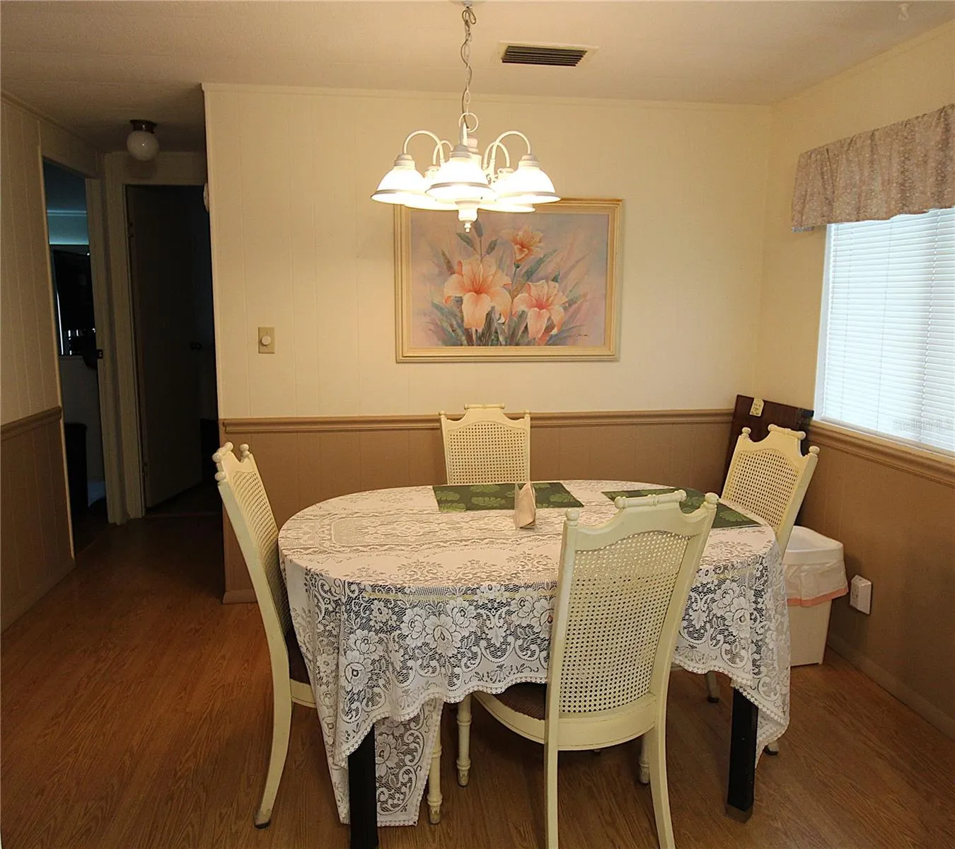 607 CERVINA DR