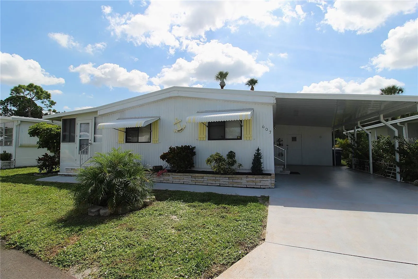 607 CERVINA DR