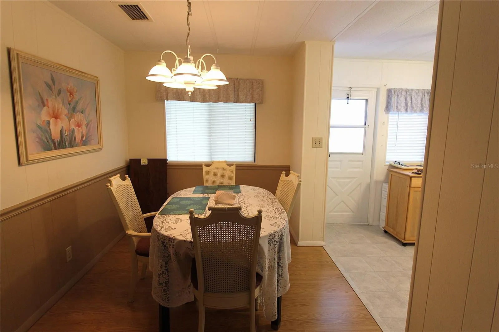 607 CERVINA DR