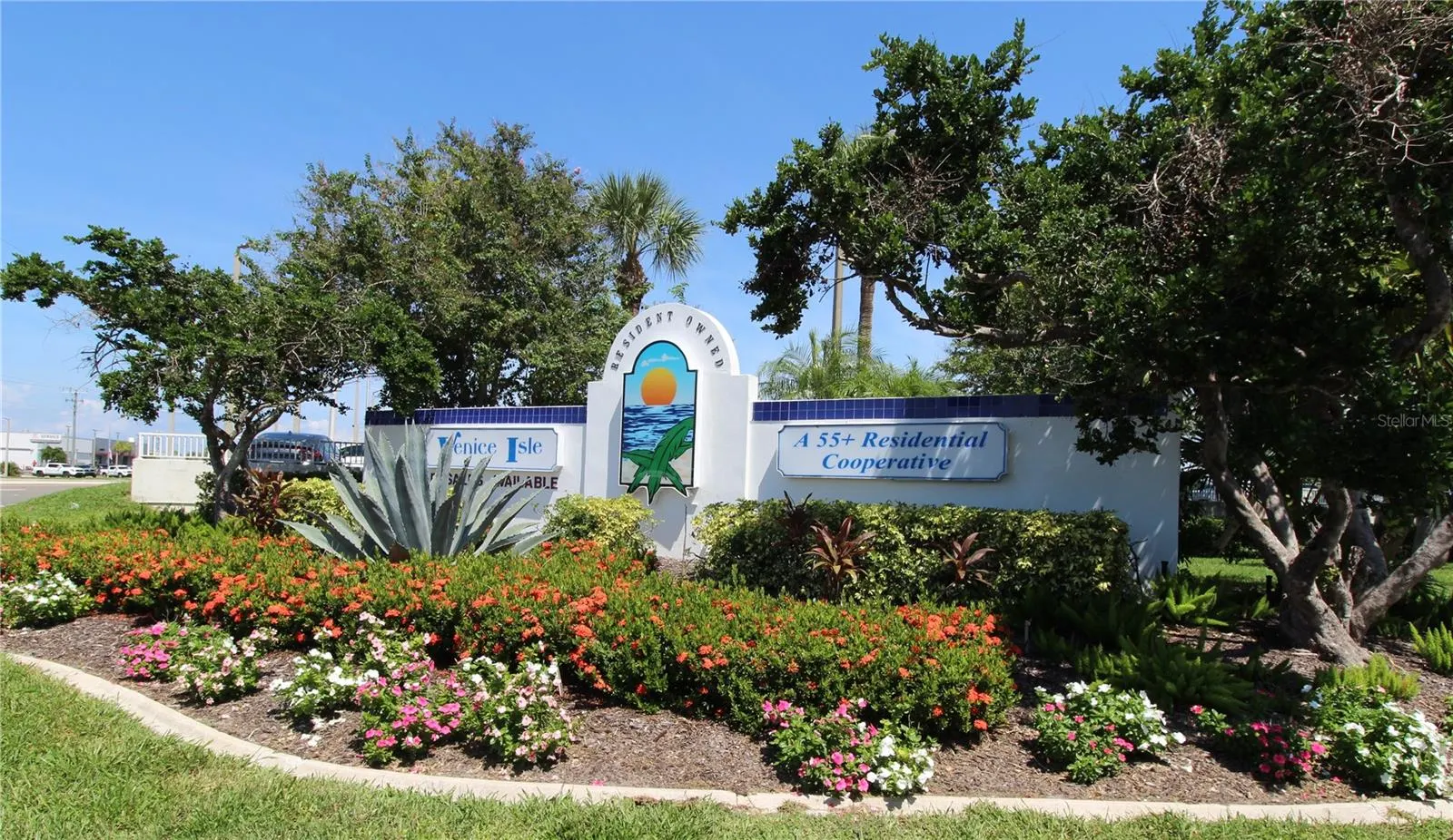 607 CERVINA DR