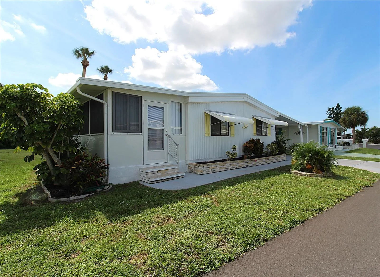 607 CERVINA DR