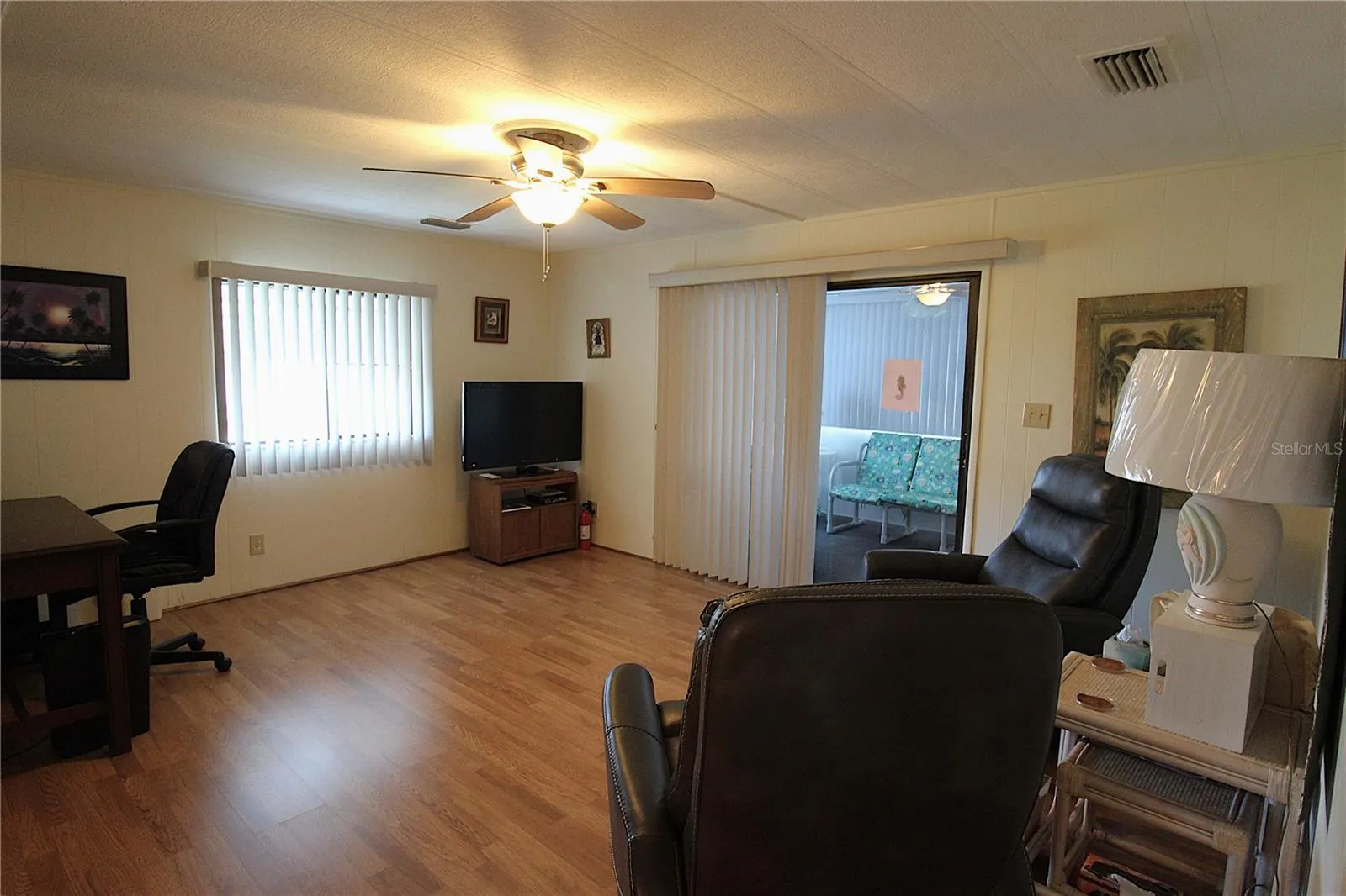 607 CERVINA DR