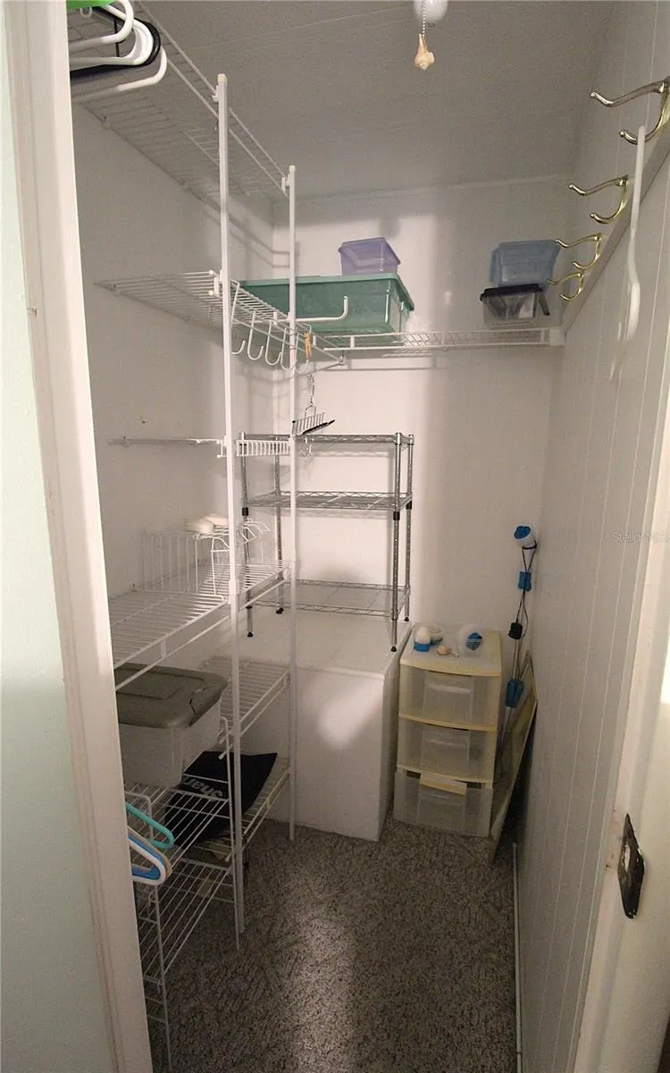 607 CERVINA DR