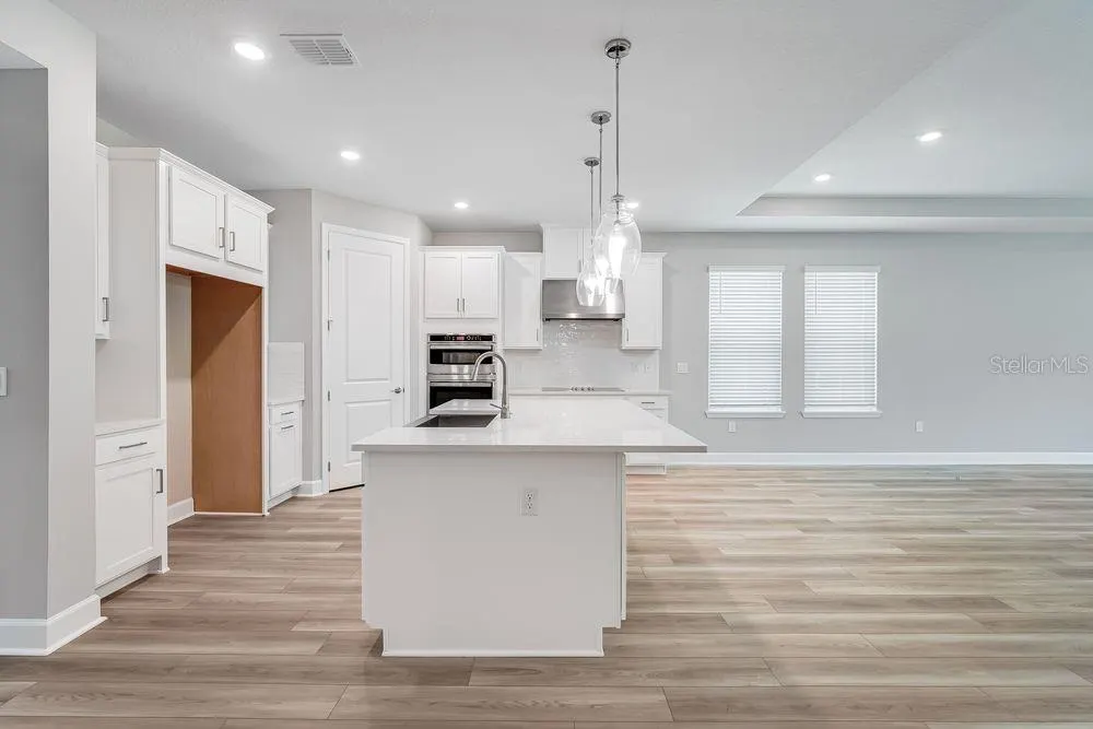 1583 LAUREL BROOK LN