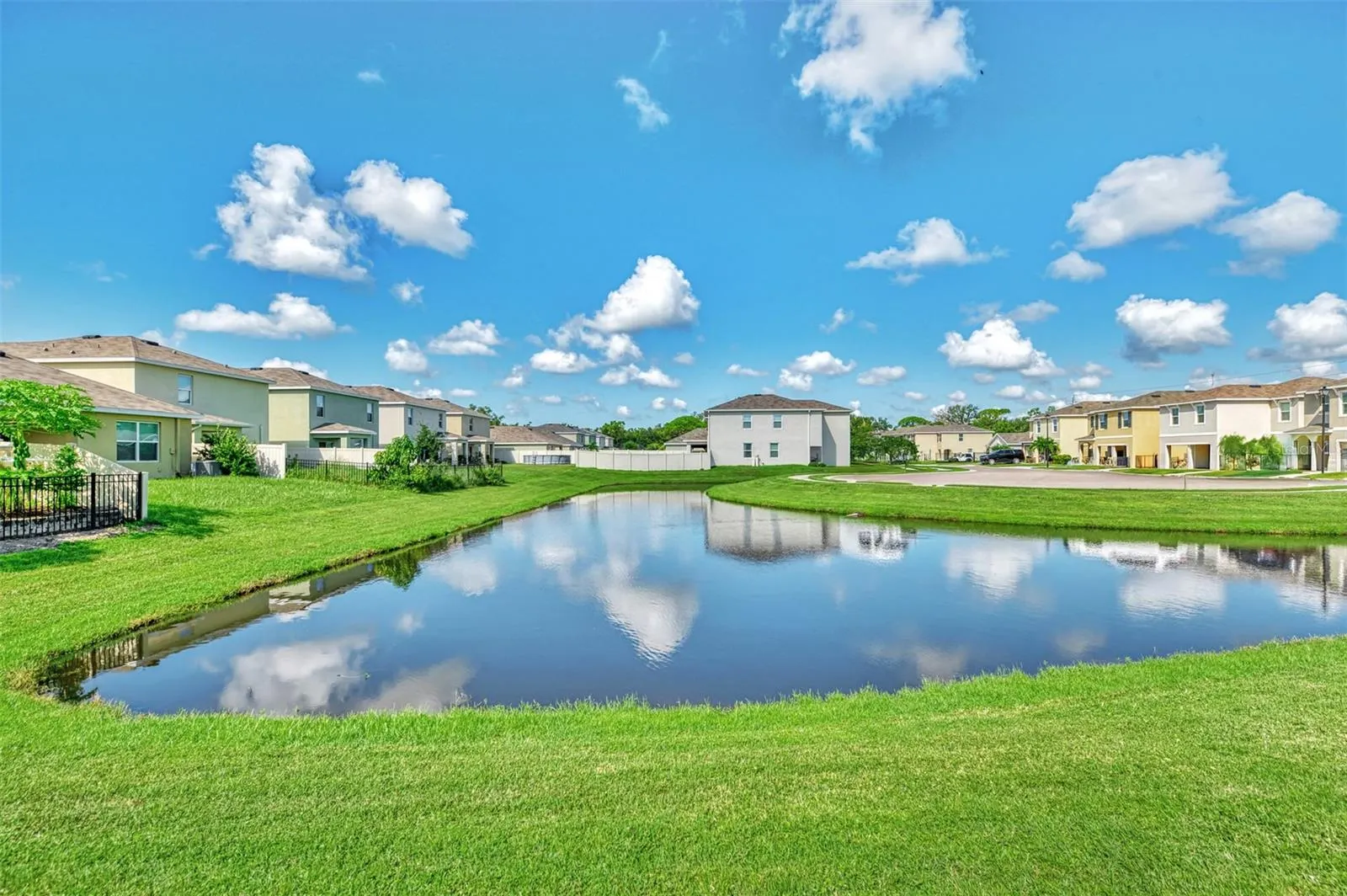 3812 GOLDEN ORIOLE PKWY