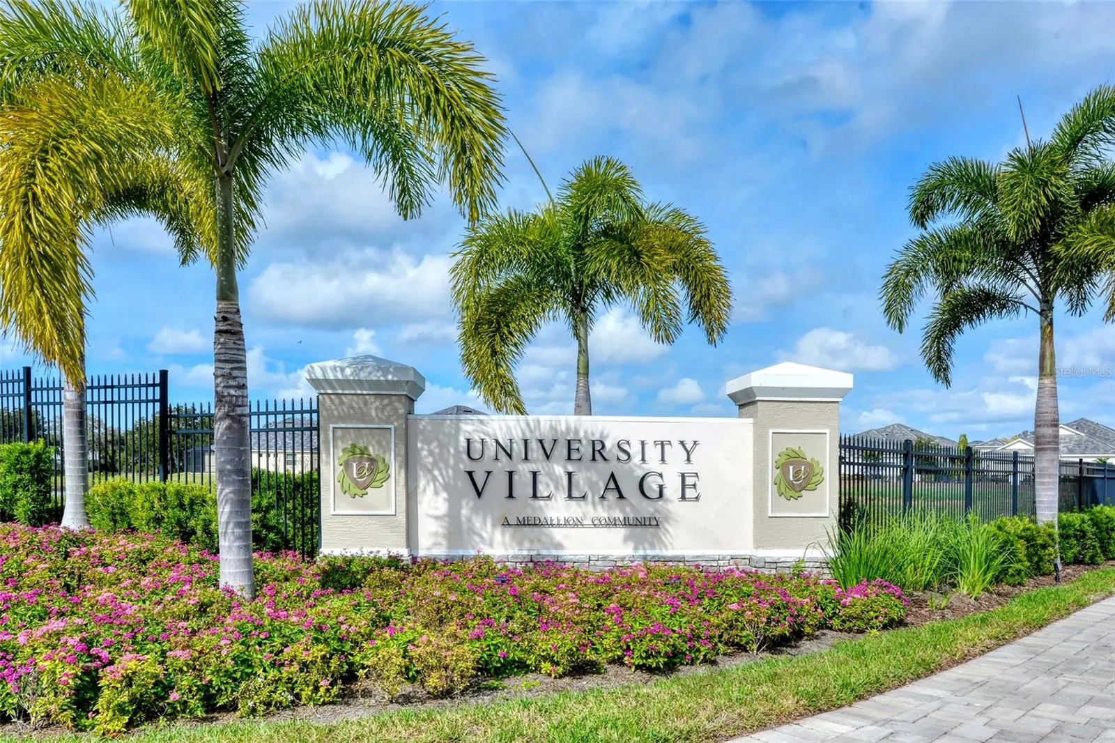 7542 CAMPUS CV