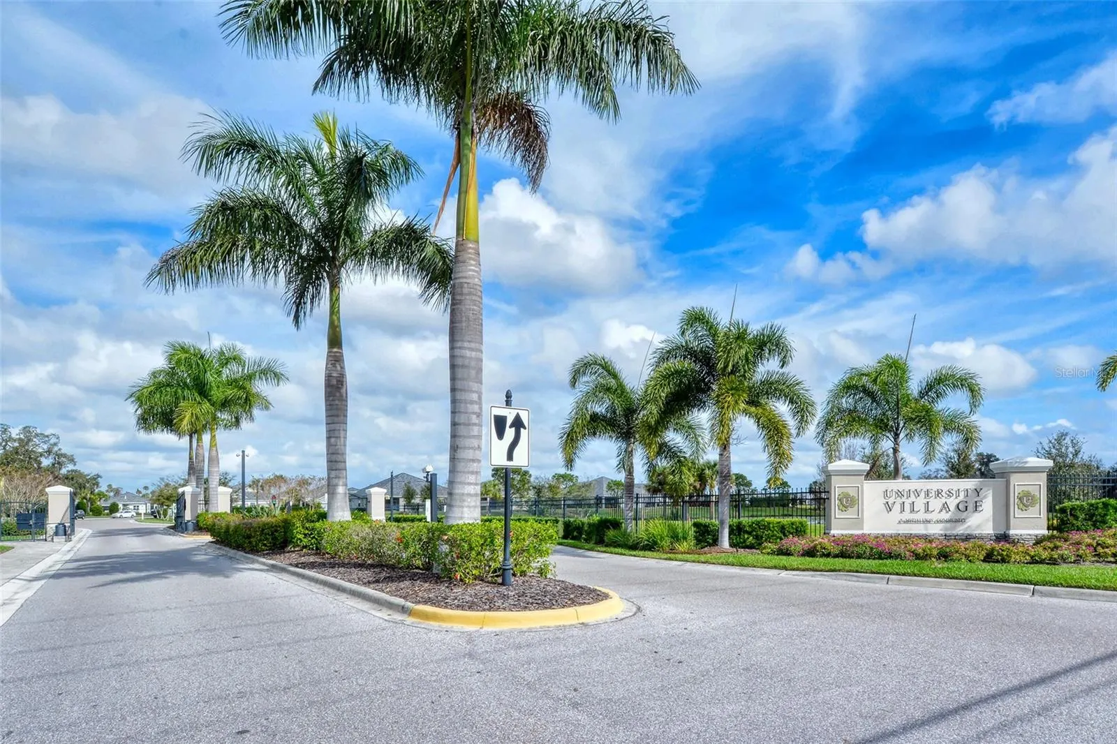 7542 CAMPUS CV