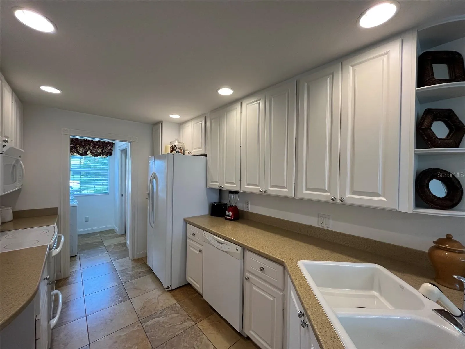 1707 BURGOS DR