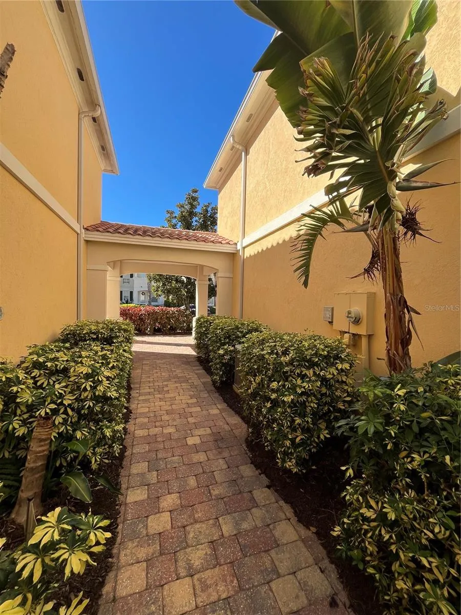 1707 BURGOS DR