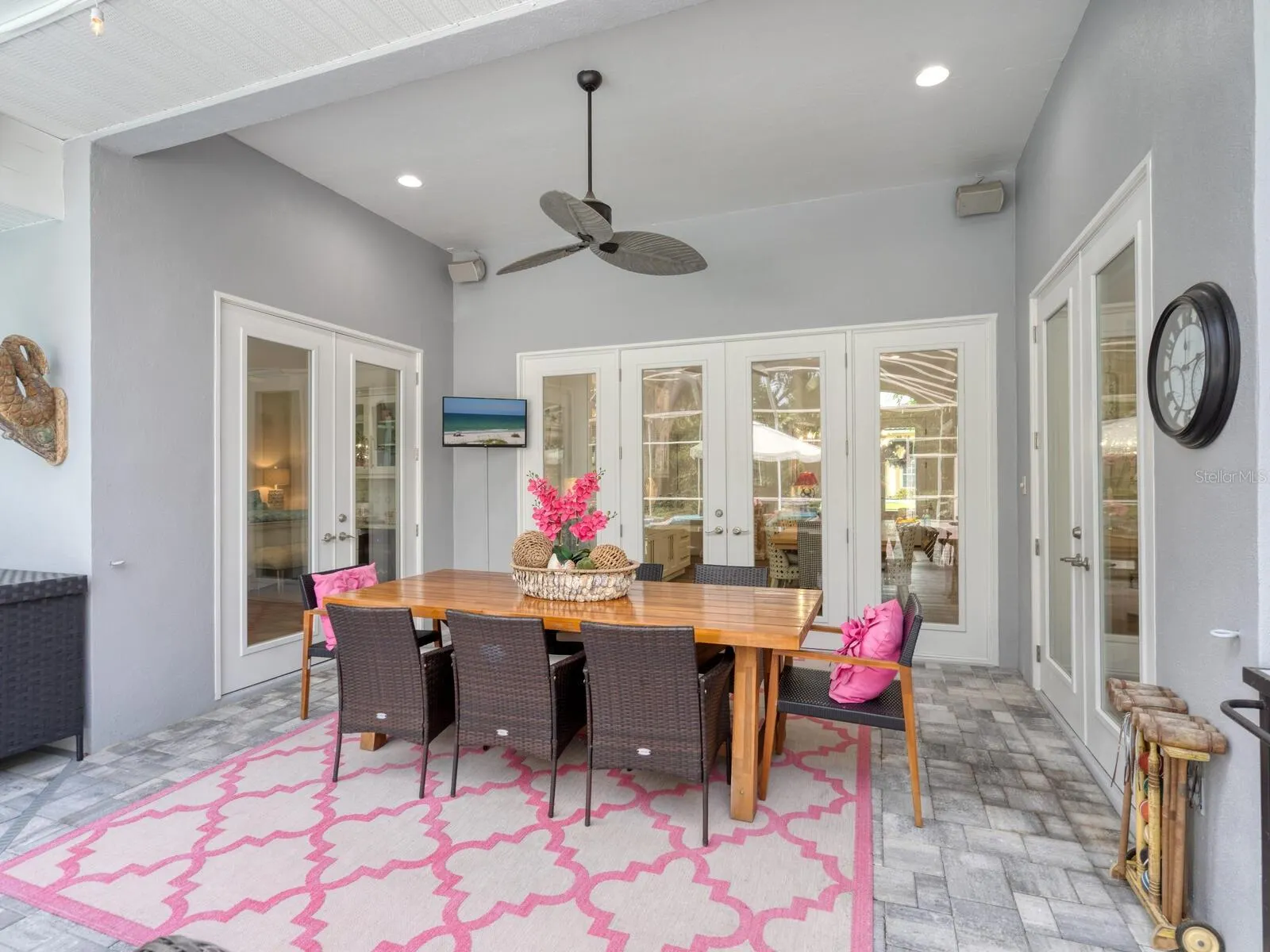 8600 WOODBRIAR DR